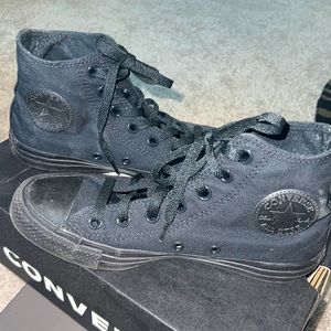 Black converse